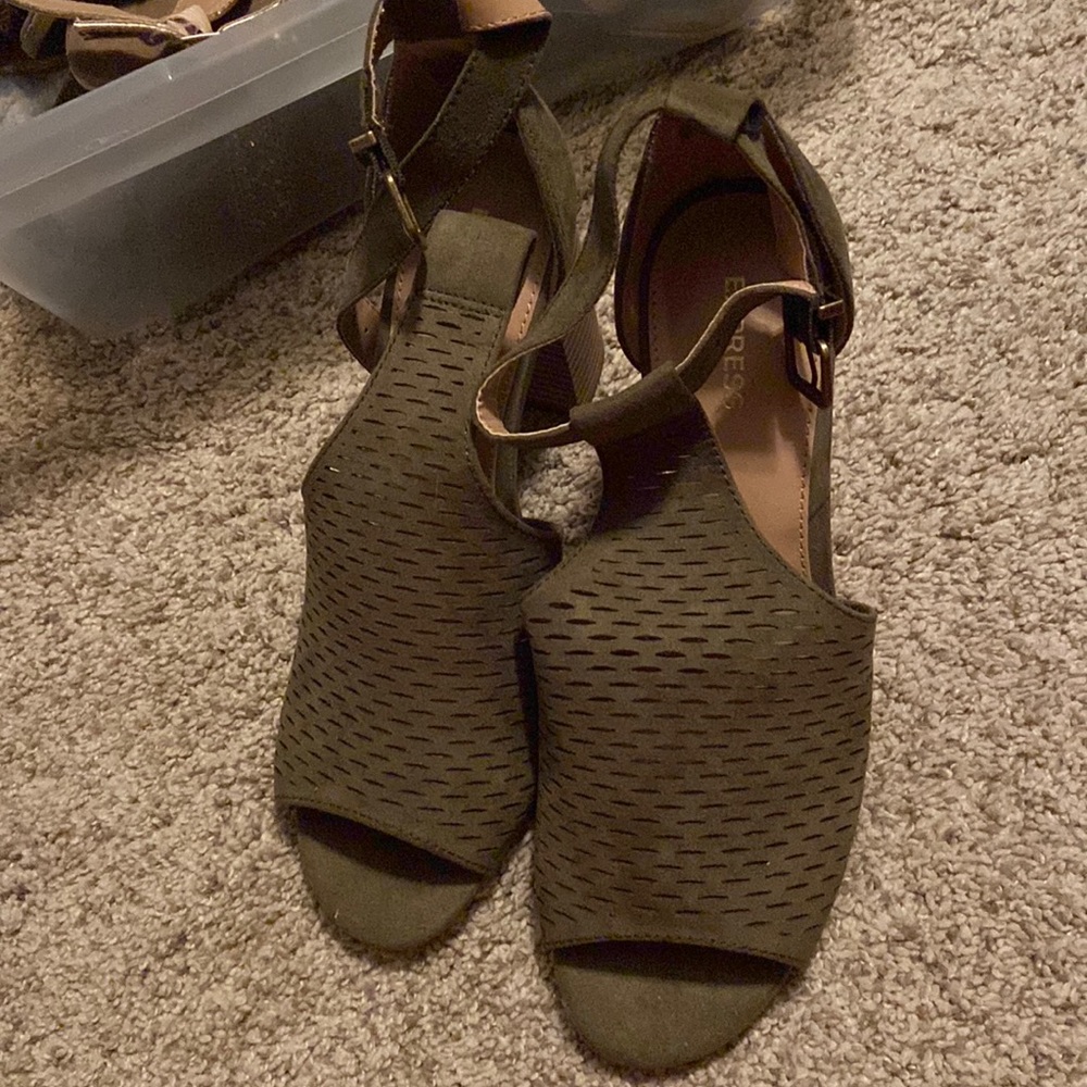 NEW- Express Heels